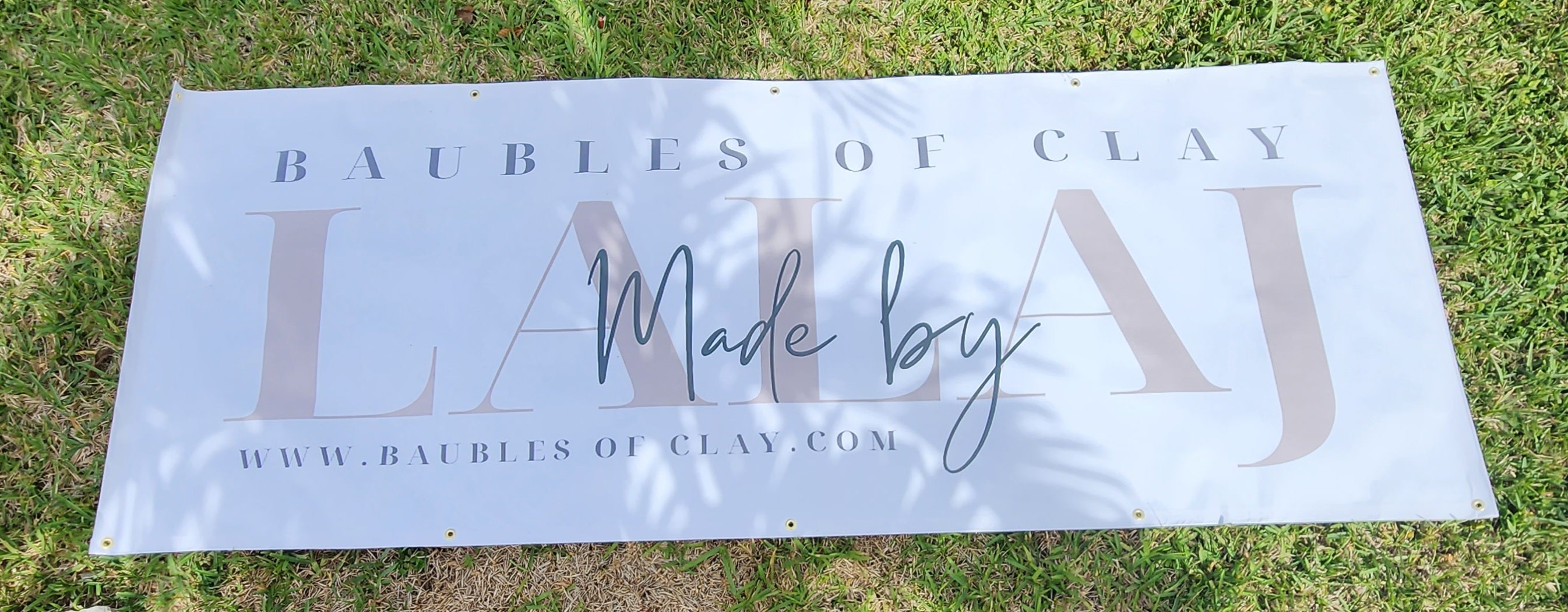 Custom Outdoor Vinyl Banners | Heavy Duty Grommets & Hemmed Edges